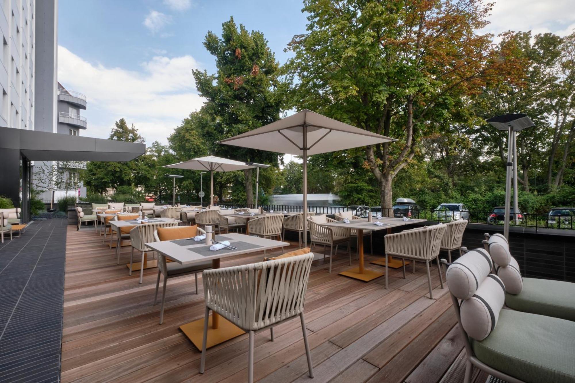 Ac Hotel By Marriott Berlin Humboldthain Park Bagian luar foto
