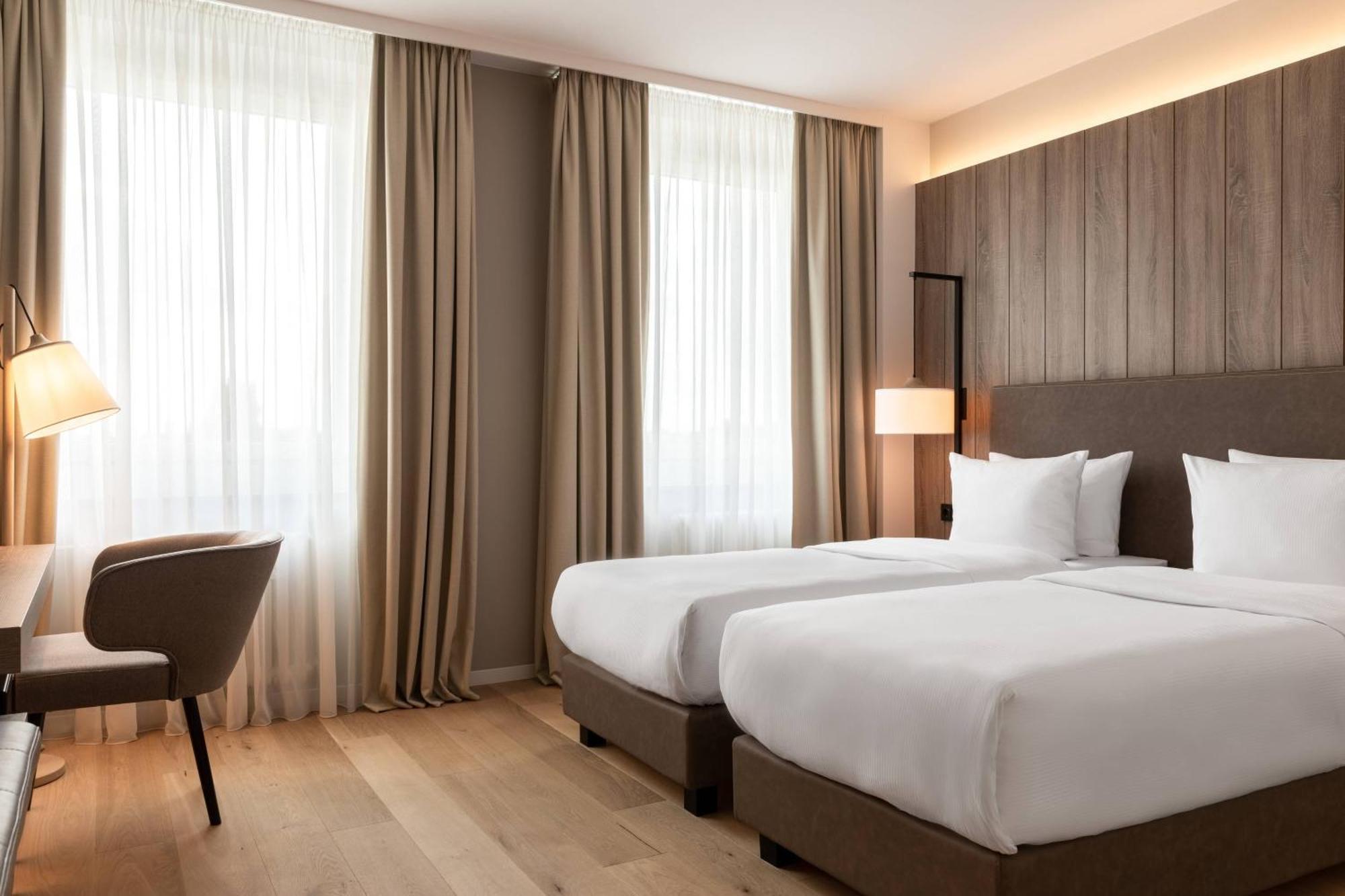 Ac Hotel By Marriott Berlin Humboldthain Park Bagian luar foto