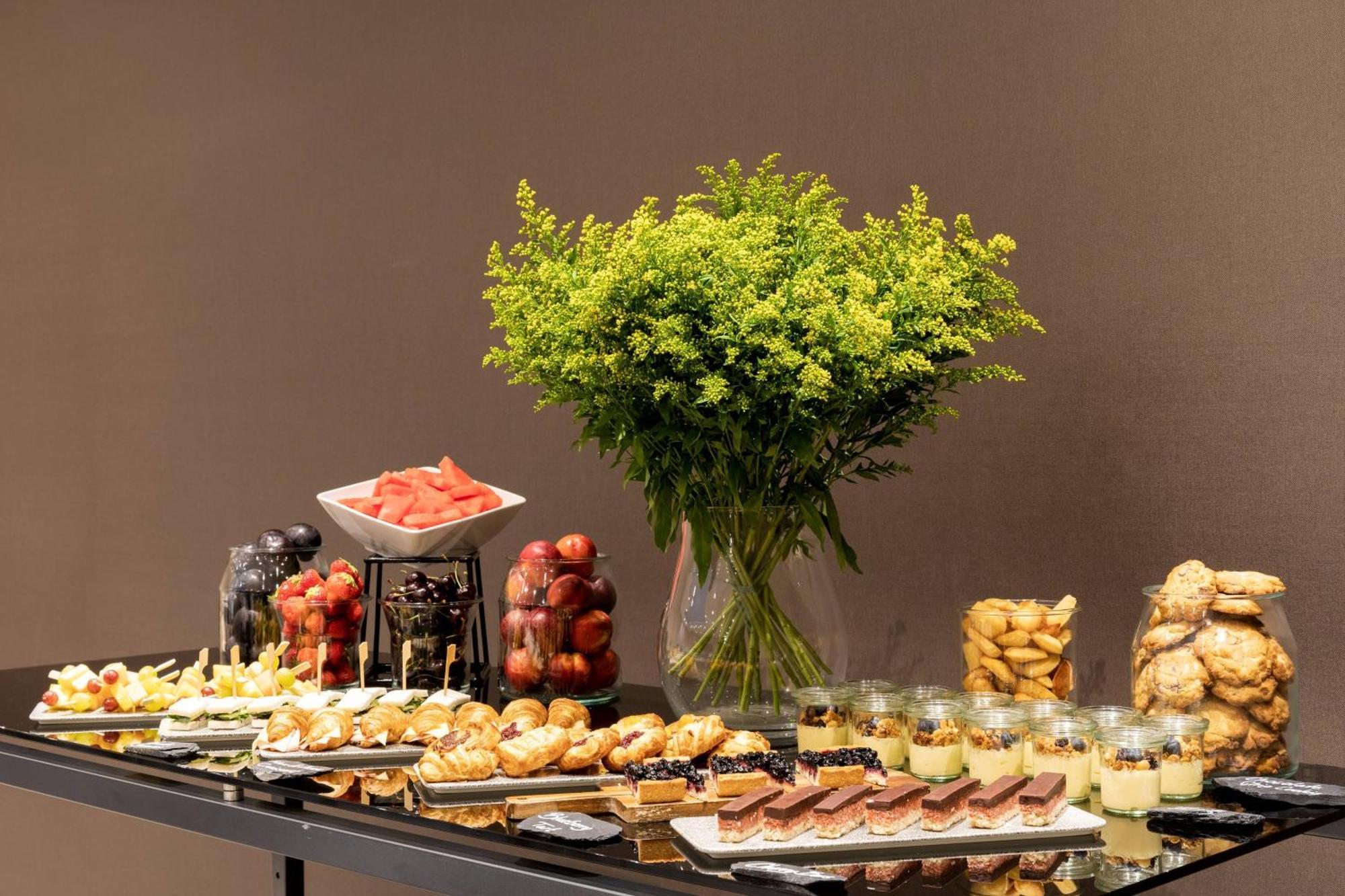 Ac Hotel By Marriott Berlin Humboldthain Park Bagian luar foto